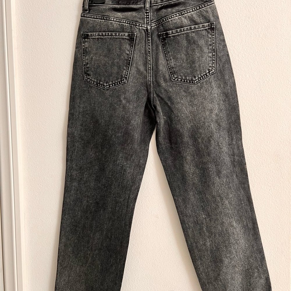 Express women’s Distressed high rise straight ankle Black Jeans. Size 4 - Picture 11 of 12